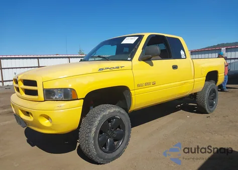 2000 Dodge Ram 1500 St z USA, uszkodzony, nr VIN 1B7HF13Z2YJ123094